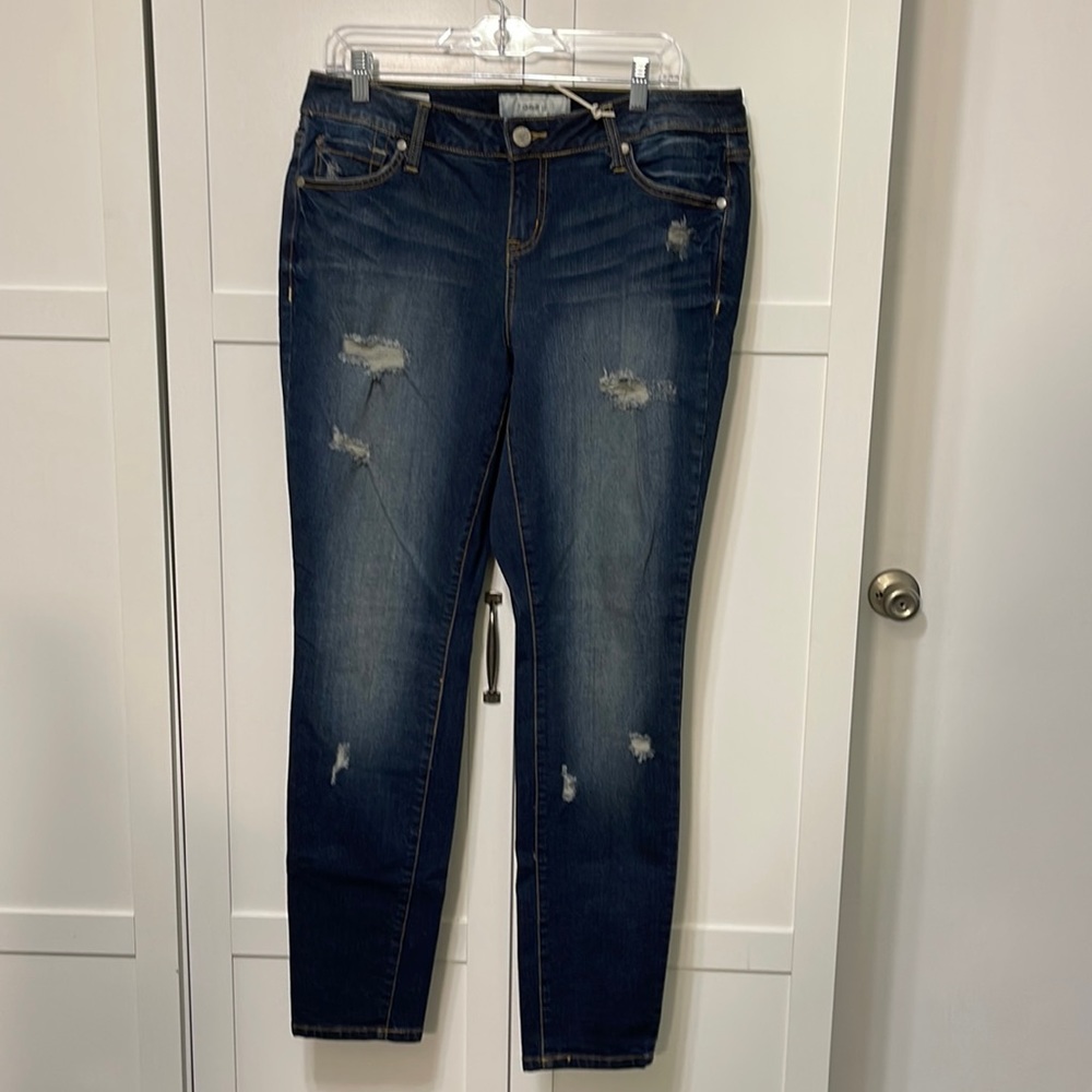 Torrid Sophia Distressed Skinny Jeans Size 12 NWT